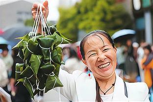 巴萨丢球！巴萨禁区内后点防守漏人！对手直接凌空抽射破门！